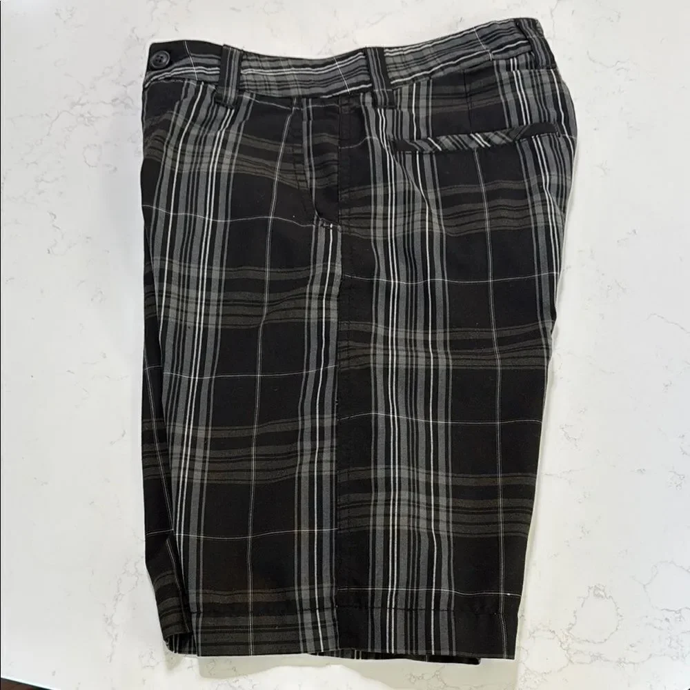 West 49 youth boys Black Plaid Shorts.  Size Large